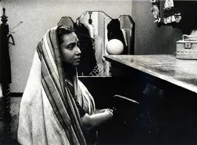 Subrata Mitra (Cinematographer), Parash Pathar, 1958, Photographic Still
