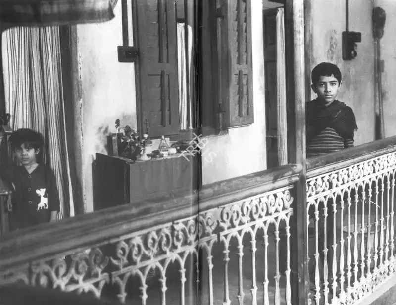 K K Mahajan (Cinematographer), Kharij, 1982, Photographic Still