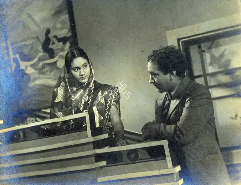 Nanabhai Bhatt (Director), Mouj, 1943, Photographic Still