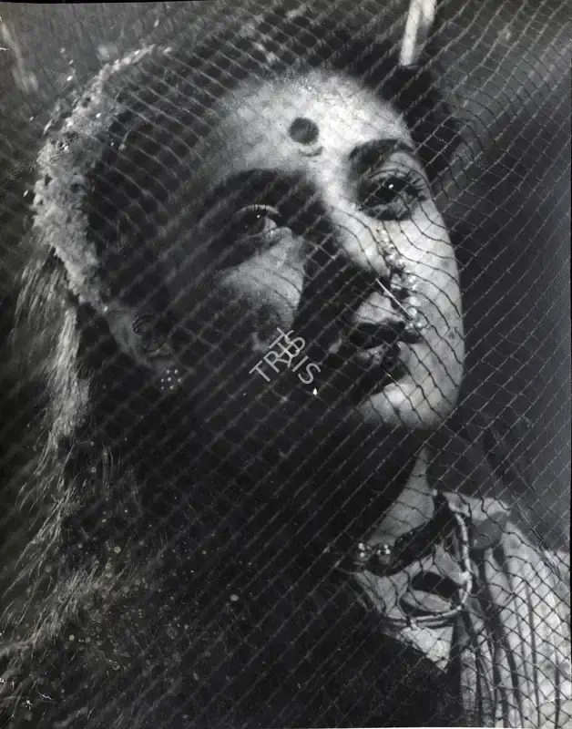 Balraj Mehta (Director), Trunk Call, 1960, Photographic Still