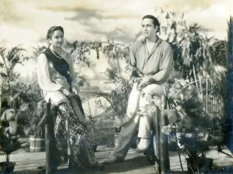 Lakhmidas Anand (Producer), Sawaal, 1943, Photographic Still