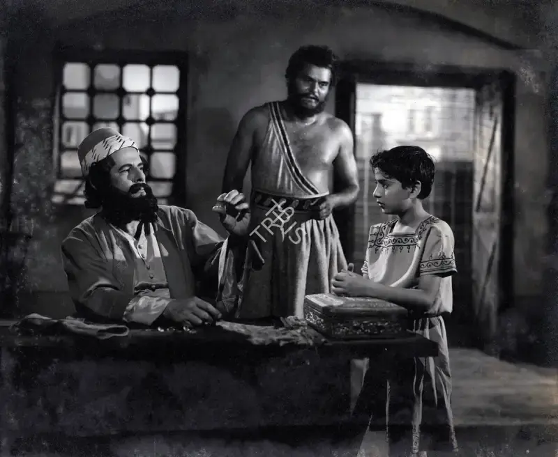 Dilip Gupta (Cinematographer), Yahudi, 1958, Photographic Still