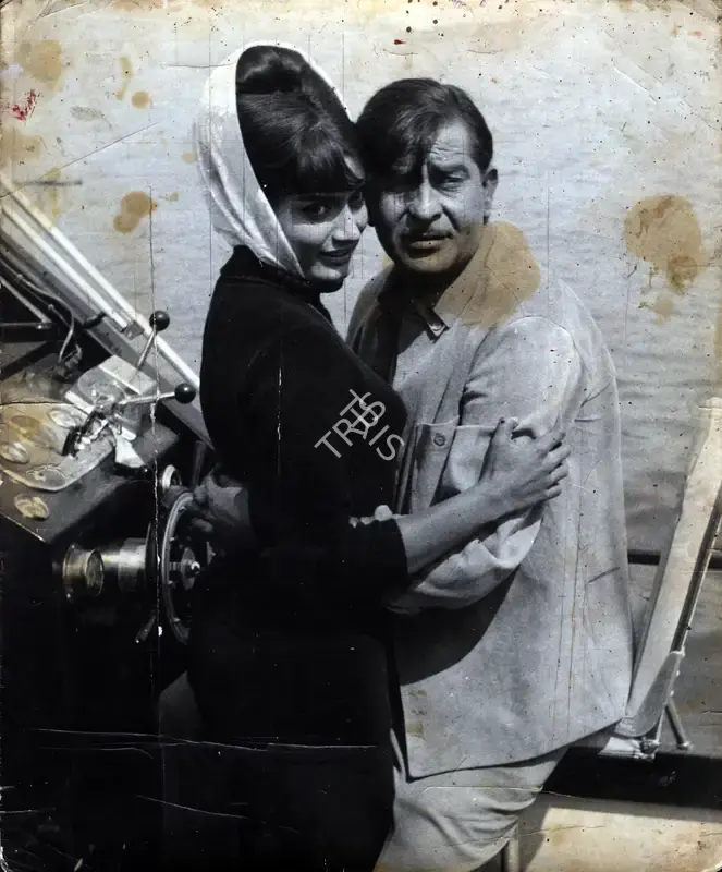 G. Singh (Cinematographer), Around The World, 1967, Photographic Still