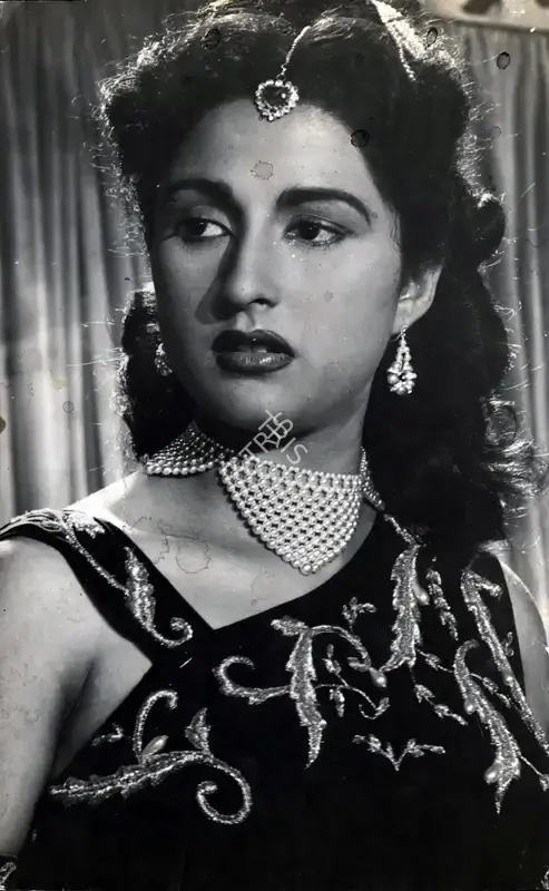 Bhagwan Das Varma (Director), Aurat, 1953, Photographic Still