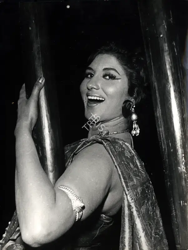 Apurba Bhattacharjee (Cinematographer), Bheegee Raat, 1965, Photographic Still