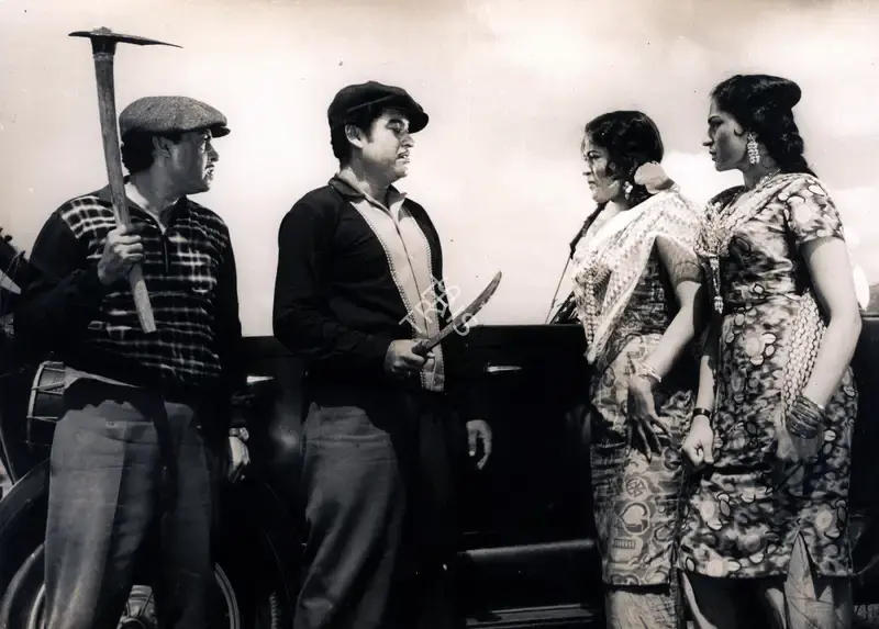 Kishore Kumar (Director), Hum Do Daakoo, 1967, Photographic Still