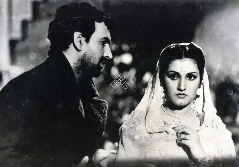 Faredoon A. Irani (Cinematographer), Anmol Ghadi, 1946, Photographic Still