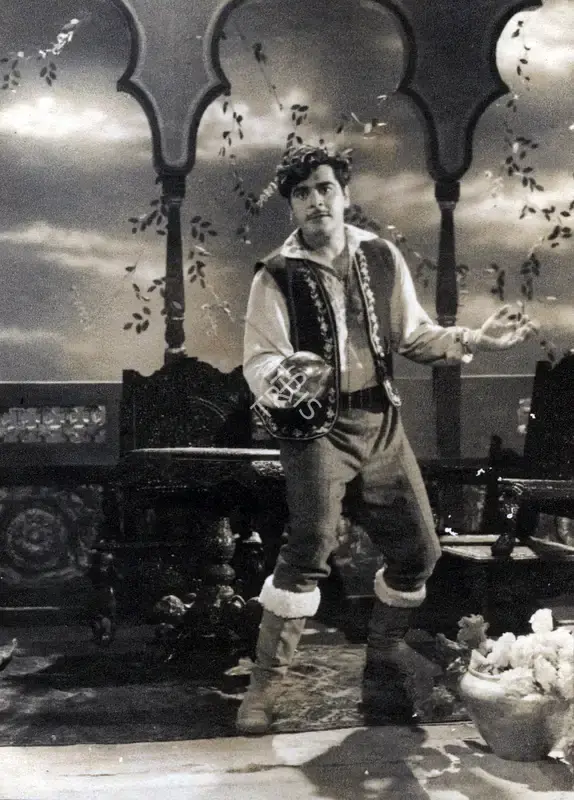 H.S. Rawail (Producer), Teerandaz, 1955, Photographic Still