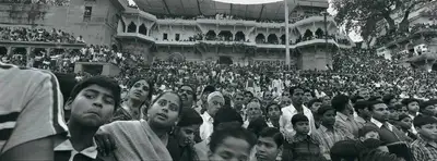 Raghu Rai (Photographer), Crowds On The Ghats, Varanasi, 2004, Contemporary Photograph