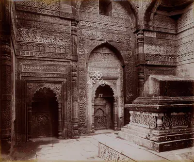 Samuel Bourne (Photographer), The Kutub Minar - Tomb of Shamsoodeen, 1865, Antiquarian Photograph