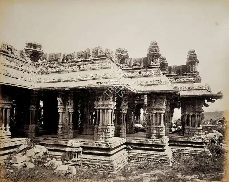Edmund David Lyon (Photographer), The Vigiovittaldover: Ruined temple near the Toomboodra river (large Mundapam), Antiquarian Photograph