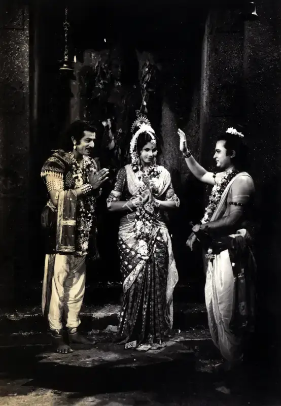 Anant Wadadeker (Cinematographer), Subhadra Haran, 1963, Photographic Still