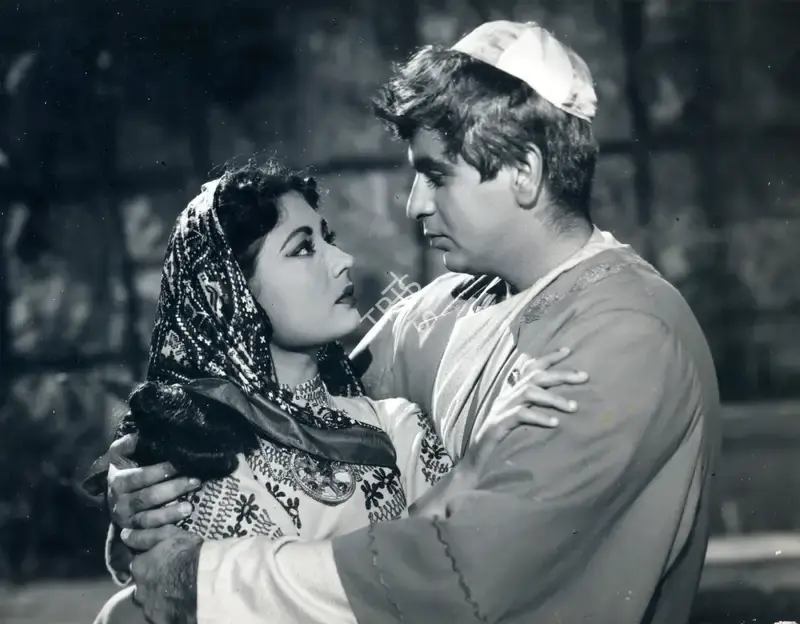 Dilip Gupta (Cinematographer), Yahudi, 1958, Photographic Still