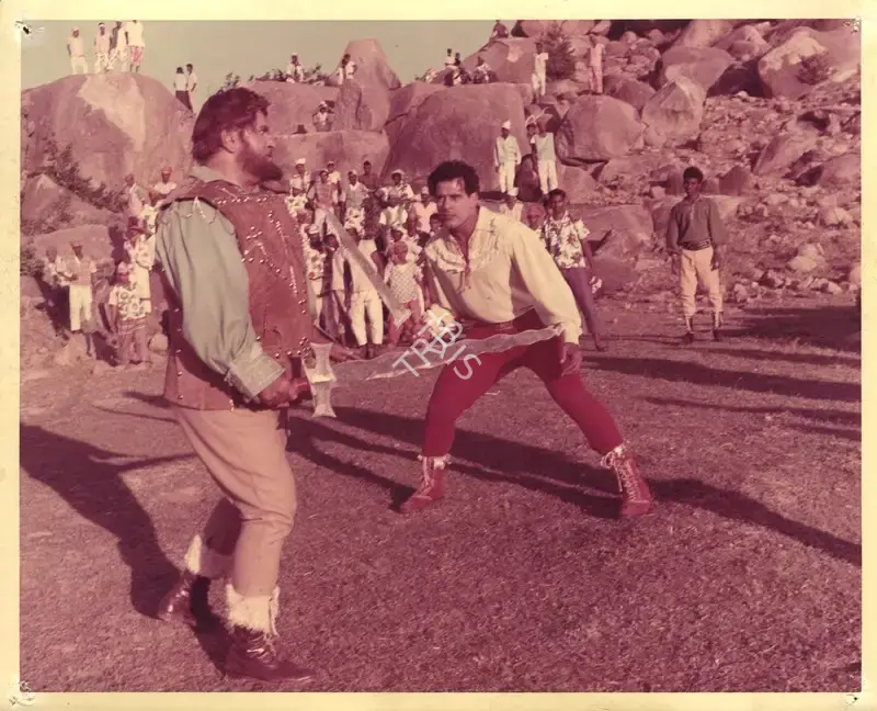 Raj Kumar Kohli (Producer), Lootera, 1965, Photographic Still
