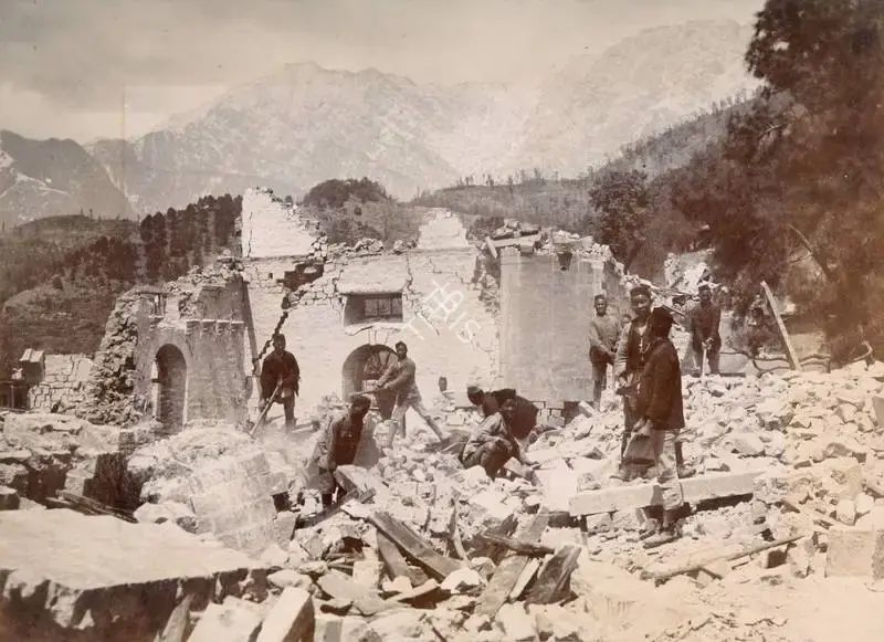 Unknown (Photographer), Clearing Barracks After Earthquake. 1905, 1900, Antiquarian Photograph