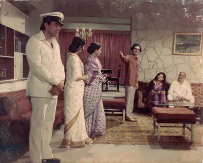 Jaywant Pathare (Cinematographer), Chupke Chupke, 1975, Photographic Still