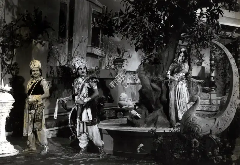 Anant Wadadeker (Cinematographer), Subhadra Haran, 1963, Photographic Still