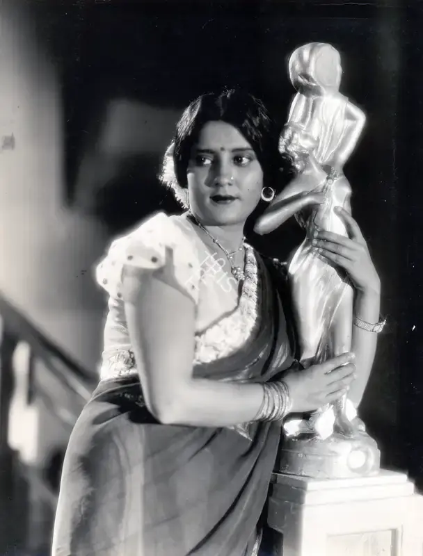Moti B. Gidwani (Director), Do Aurate, 1937, Photographic Still