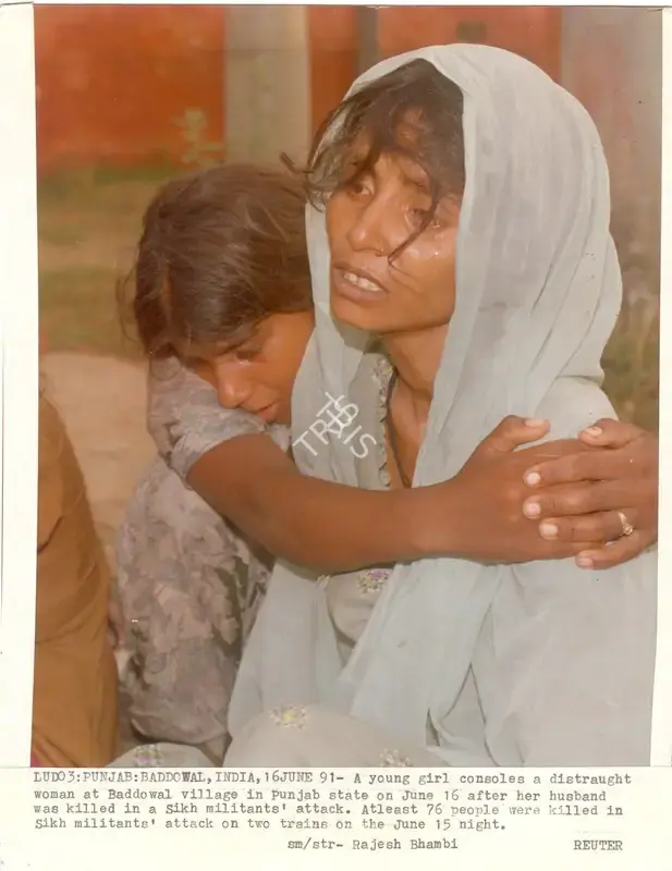 Rajesh Bhambi (Photographer), Lud03: Punjab: Baddowal, India, 16June91, 1991, Contemporary Photograph