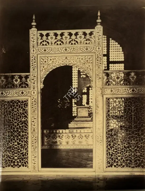 Studio Samuel Bourne & James Craddock (Photographic Studio), Inside the Taj, Antiquarian Photograph