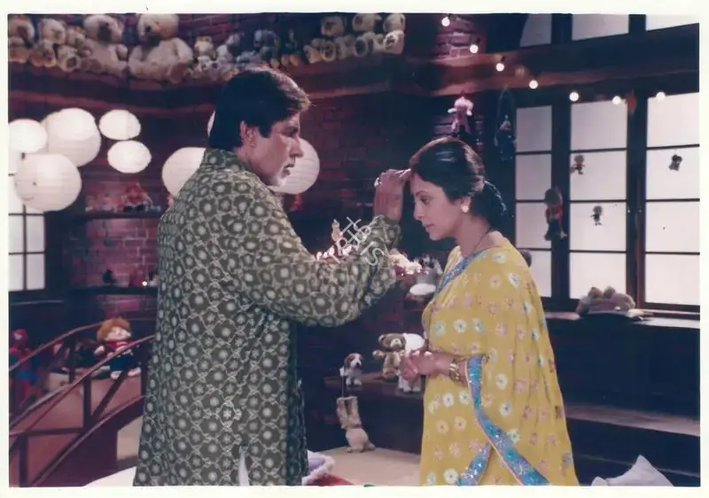 Vipul Amrutlal Shah (Director), Waqt, 2005, Photographic Still