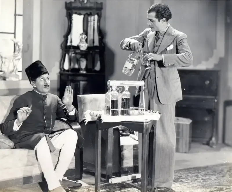 Moti B. Gidwani (Director), Do Aurate, 1937, Photographic Still