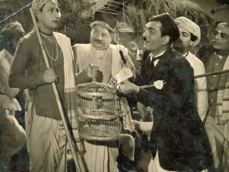 Gordhanbhai Patel (Cinematographer), Thokar, 1939, Photographic Still