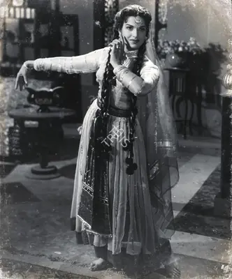 Khushi Mulvani (Producer), Aabroo, 1956, Photographic Still