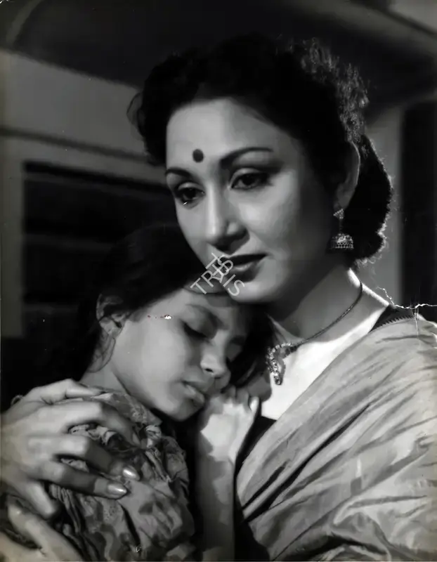 Taru Dutt (Cinematographer), Boot Polish, 1954, Photographic Still