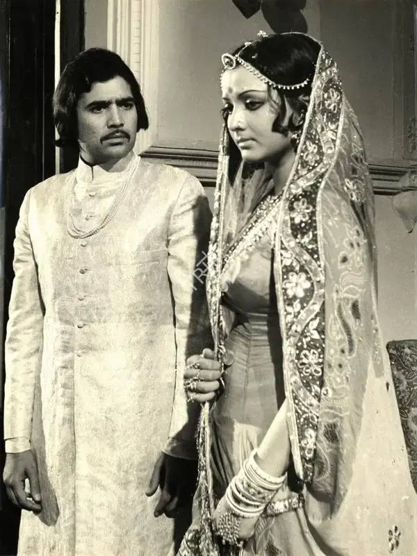 Aloke Dasgupta (Cinematographer), Ajanabee, 1974, Photographic Still