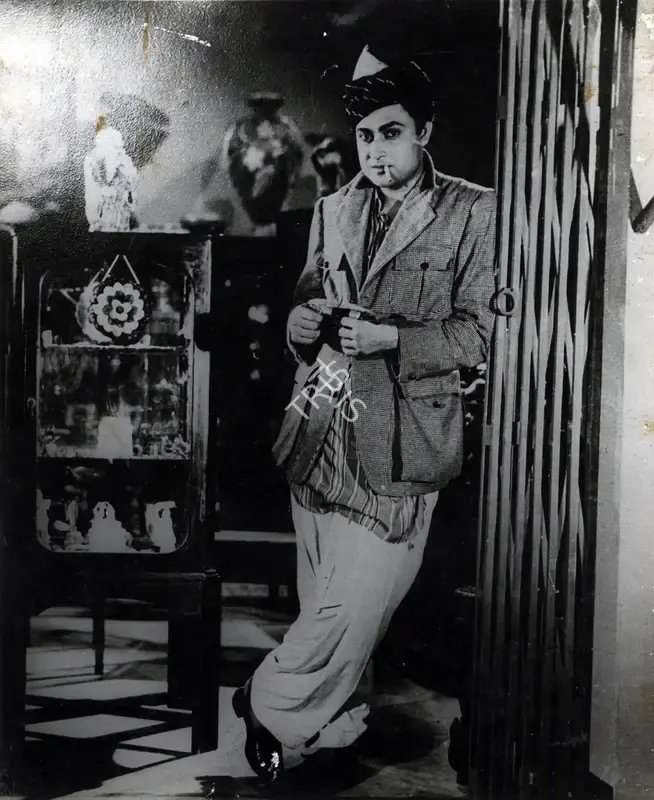 R.D. Pareenja (Cinematographer), Kismet, 1943, Photographic Still