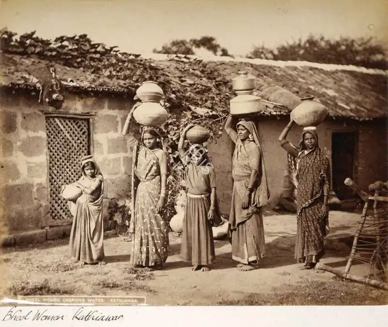 Unknown (Photographer), Bheel Women Carrying Water. Kathiawar, 1880, Antiquarian Photograph