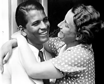 Unknown (Photographer). Thea von Harbou with her then husband Ayi Tendulkar | Photographic Still | CinemaEducation | 00440436