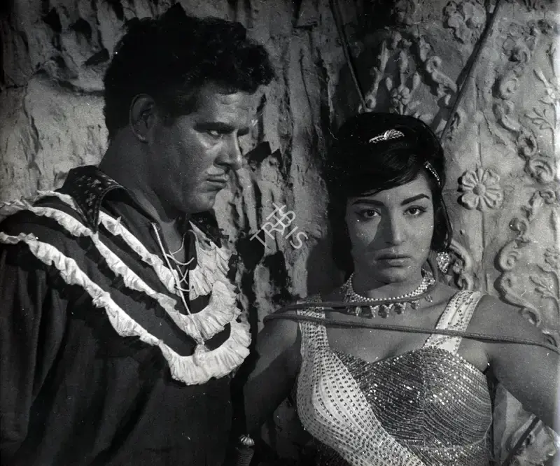 Raj Kumar Kohli (Producer), Lootera, 1965, Photographic Still