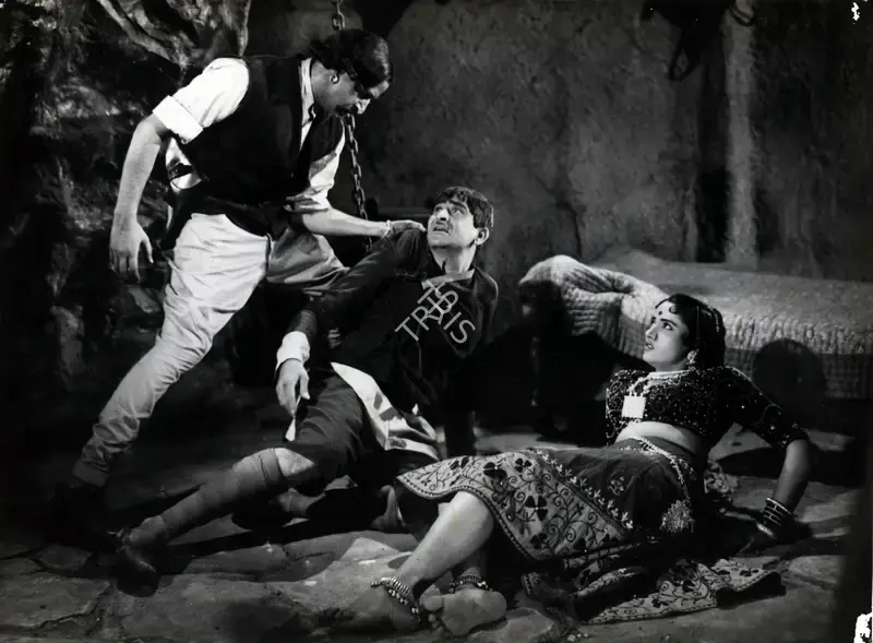 Radhu Karmakar (Cinematographer), Jis Desh Men Ganga Behti Hai, 1960, Photographic Still