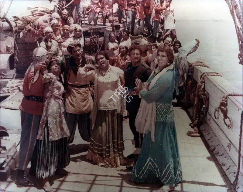 Raj Kumar Kohli (Producer), Lootera, 1965, Photographic Still