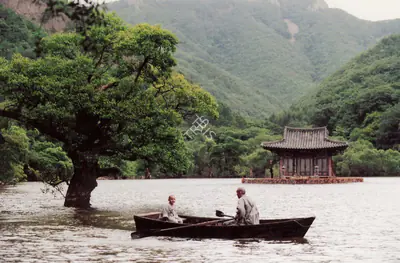 Kim Ki-duk (Director), Spring, Summer, Fall, Winter... and Spring, 2003, Photographic Still
