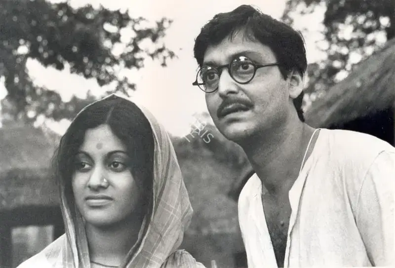 Soumendu Roy (Cinematographer), Ashani Sanket, 1973, Photographic Still