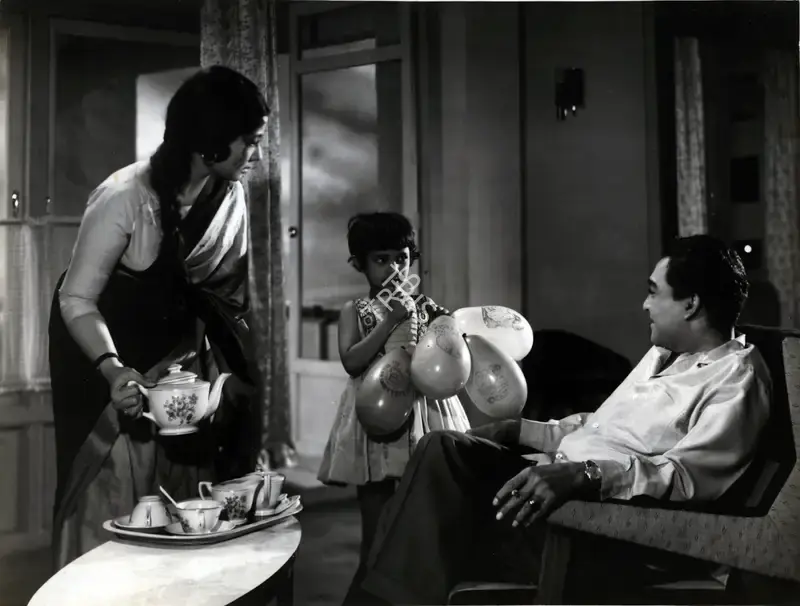 Apurba Bhattacharjee (Cinematographer), Bheegee Raat, 1965, Photographic Still