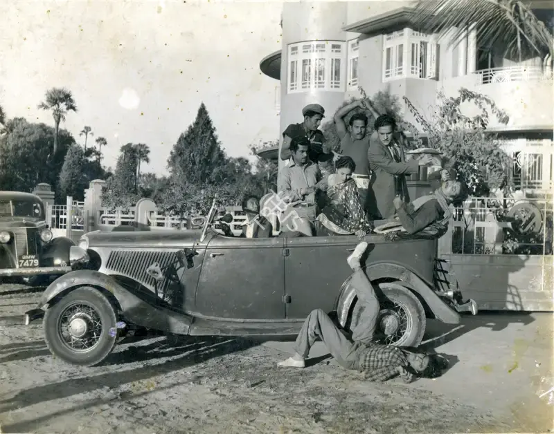 Nari Ghadiali (Director), Namumkin, 1946, Photographic Still