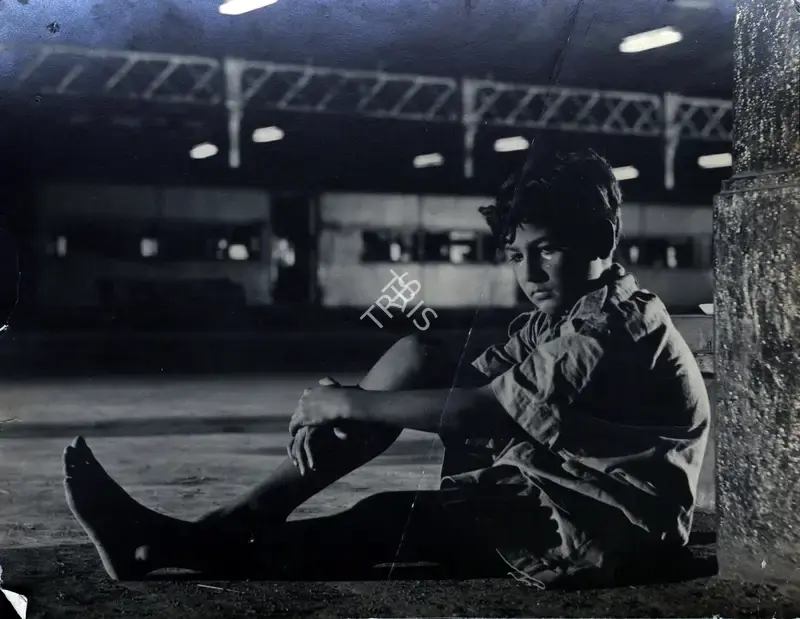 Taru Dutt (Cinematographer), Boot Polish, 1954, Photographic Still