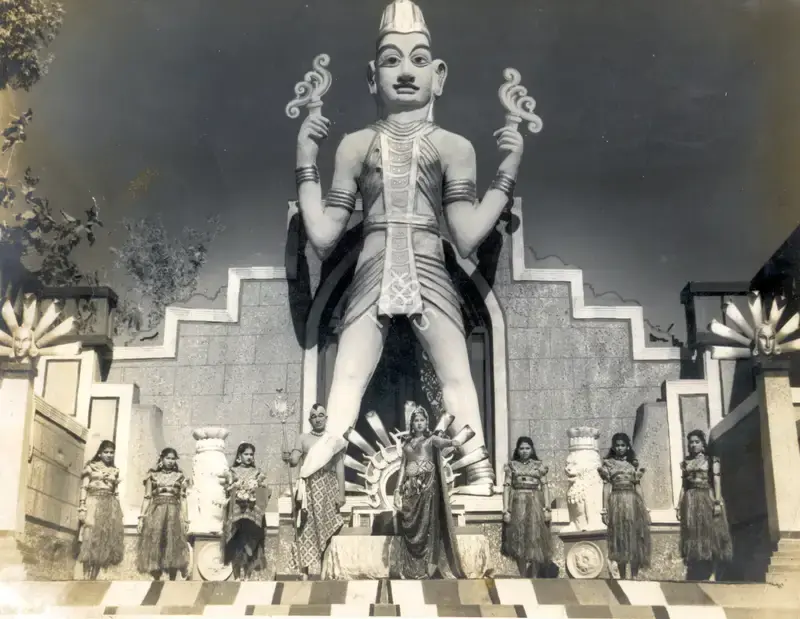 Anant Wadadeker (Cinematographer), Zimbo, 1958, Photographic Still
