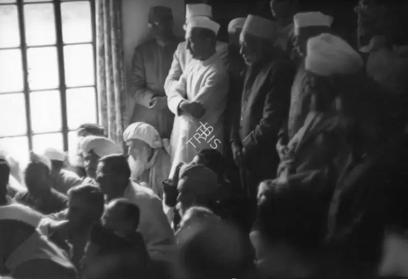 Henri Cartier-Bresson (Photographer), Delegation of Hindu and Muslim leaders meets with Gandhiji, 18 January 1948, 1948, Contemporary Photograph