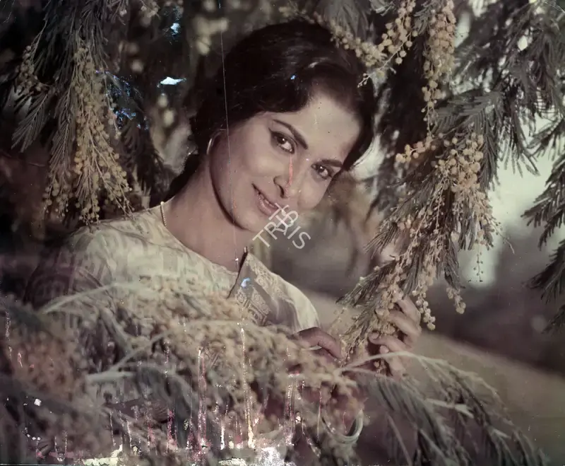 Faredoon A. Irani (Cinematographer), Aadmi, 1968, Photographic Still