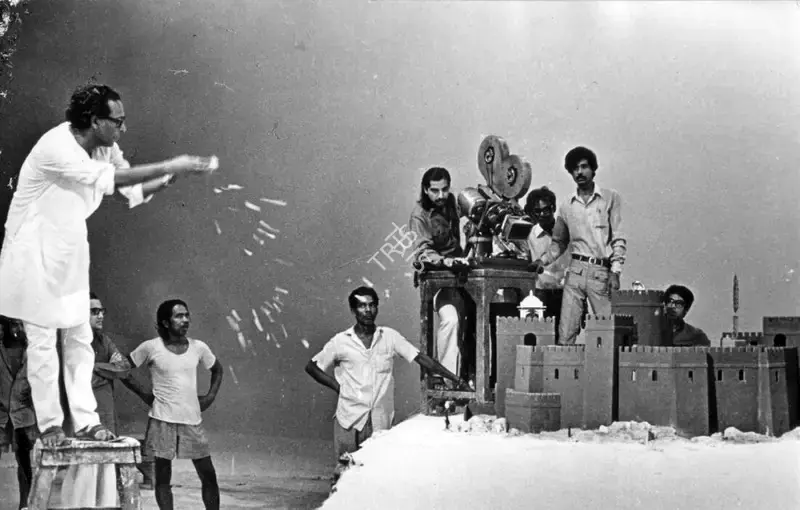 Sen, Mrinal (Producer), Chorus, 1975 | Working Still | CinemaEducation | 00553876
