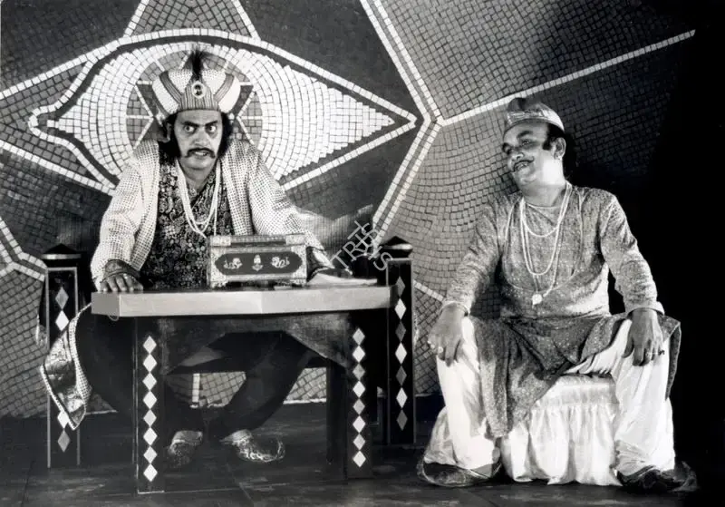 Soumendu Roy (Cinematographer), Hirak Rajar Deshe, 1980, Photographic Still