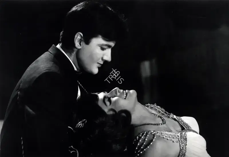 R.N. Mandloi (Producer), Kunwari, 1966, Photographic Still