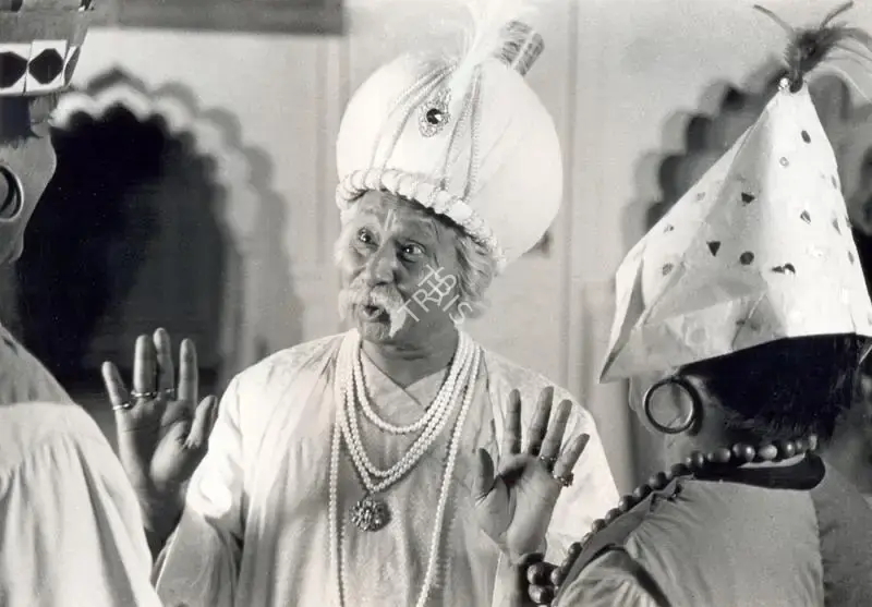 Soumendu Roy (Cinematographer), Hirak Rajar Deshe, 1980, Photographic Still