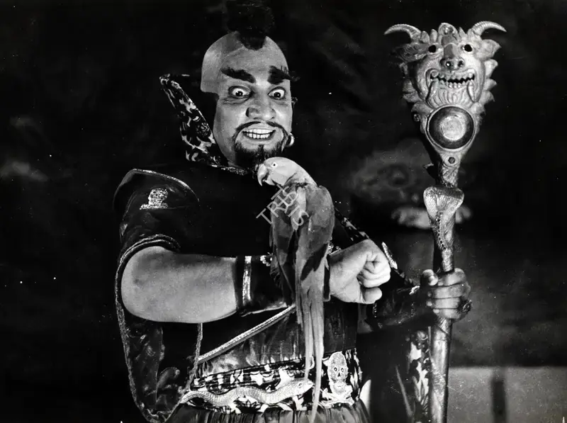 Anant Wadadeker (Cinematographer), Saat Sawal, 1971, Photographic Still