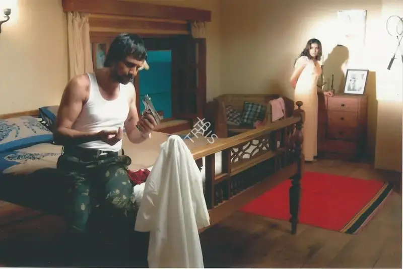 Chirantan Das (Cinematographer), Sting, 2005, Photographic Still